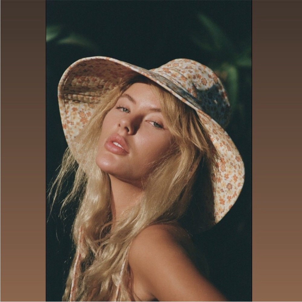 LACK OF COLOR holiday bucket hat cotton floral peach bloom 58 cm UPF 50 NEW TAGS - Picture 3 of 16